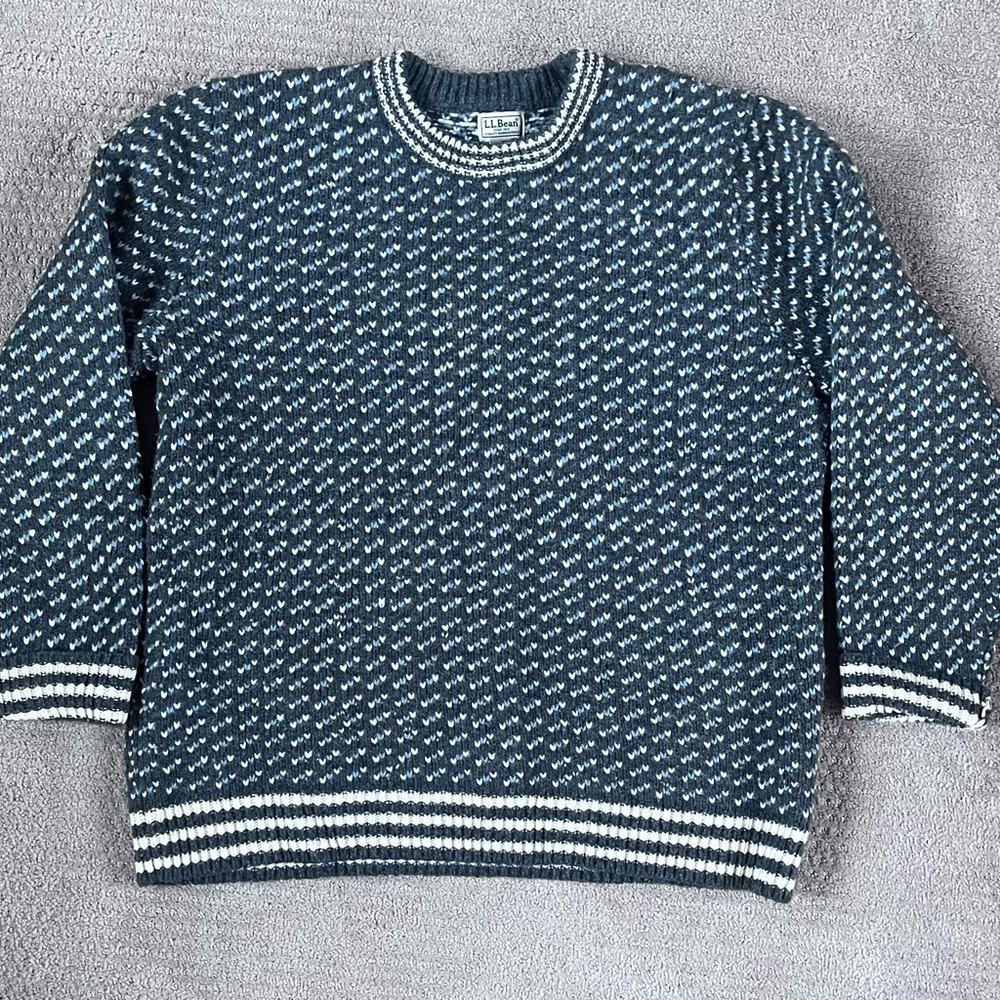 L.L. Bean Men's Dadcore Cottagecore Sweater in Light Blue, Gray, White Pattern